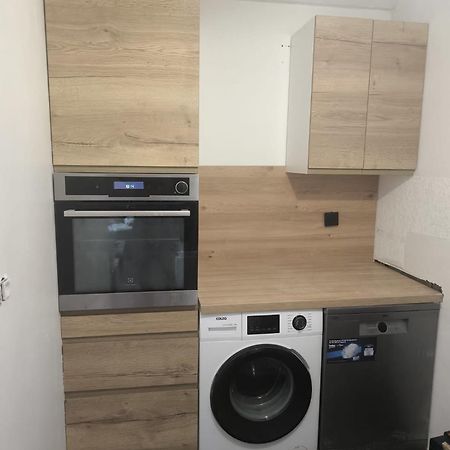 Plein Centre Ville Appartement 普罗旺斯地区萨隆 外观 照片